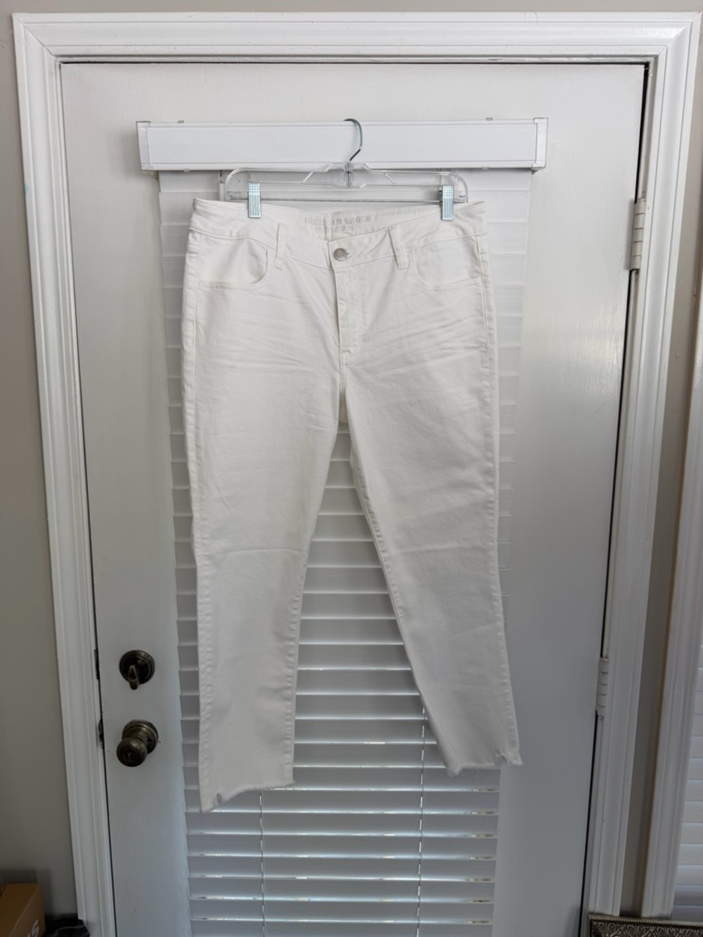 American Eagle Outfitters White Super Stretch Jeans